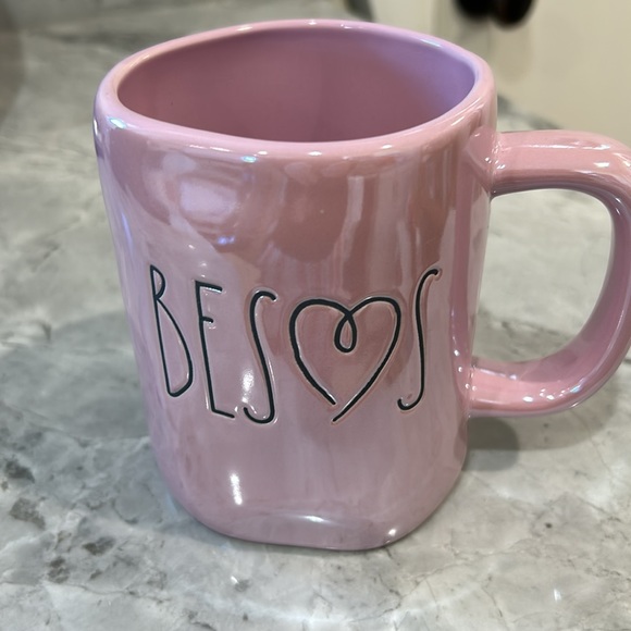 NEW Rae Dunn Metallic Besos Mug - Picture 2 of 4